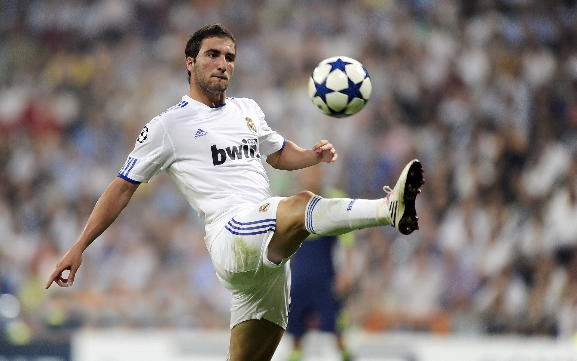 “西甲明星对决:攻防转换引发球迷惊叹”,2021西甲球星