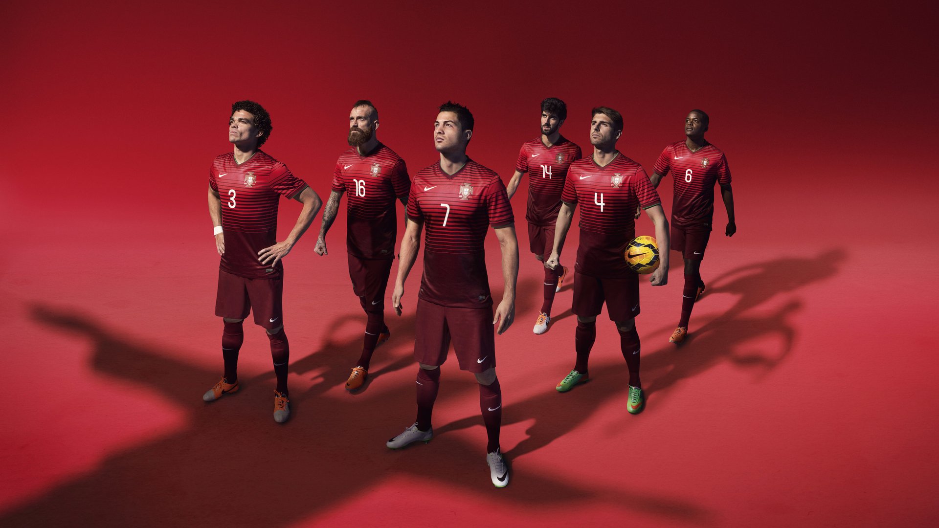 赛场内外：球员在粉丝中的人气与影响力，赛场内外英文